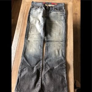 Limited Jeans